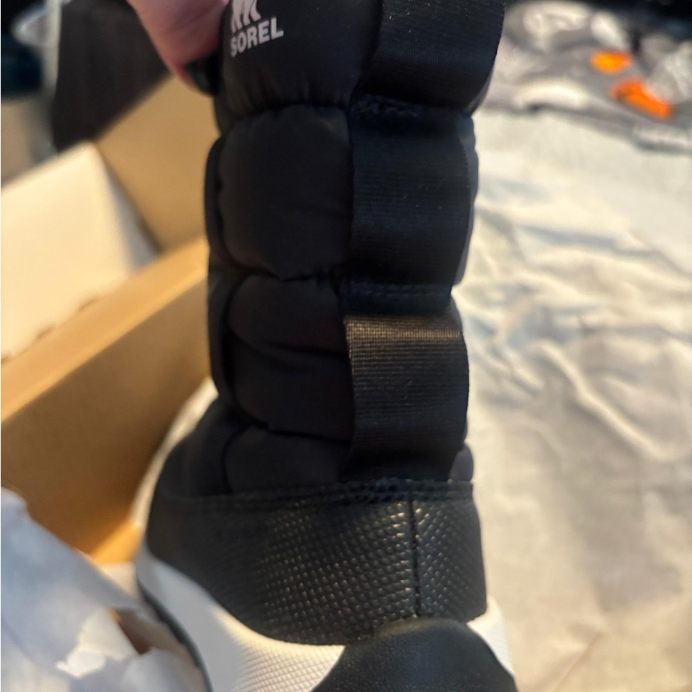 Sorel Black Winter Boots Youth, Never worn